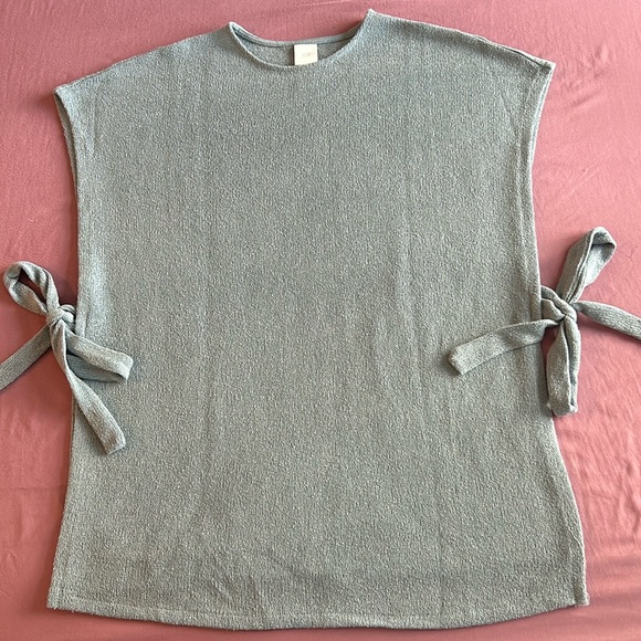 Top - Picture 1 of 3